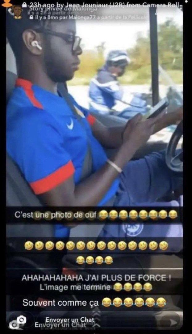 C'est une photo de fou police telephone au volant