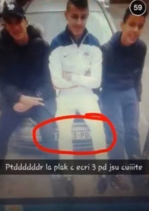 La plaque c'est écrit 3 PD jsuis mort