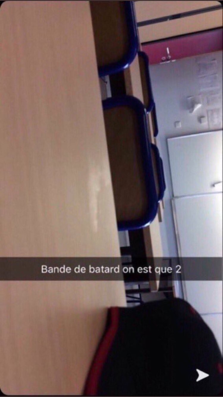 Bande de batard on est que 2, deux, en salle de classe, en cours, absence, y'a personne
