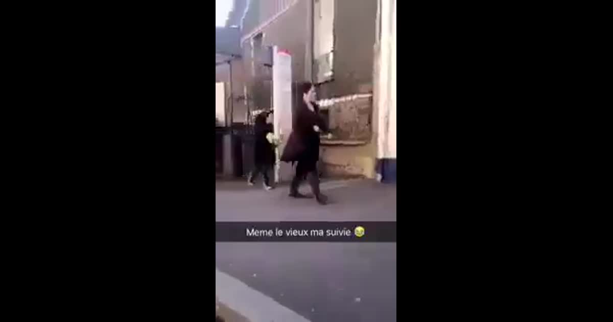 Normalement c'est pas l'inverse ? Meme le vieux m'a suivi