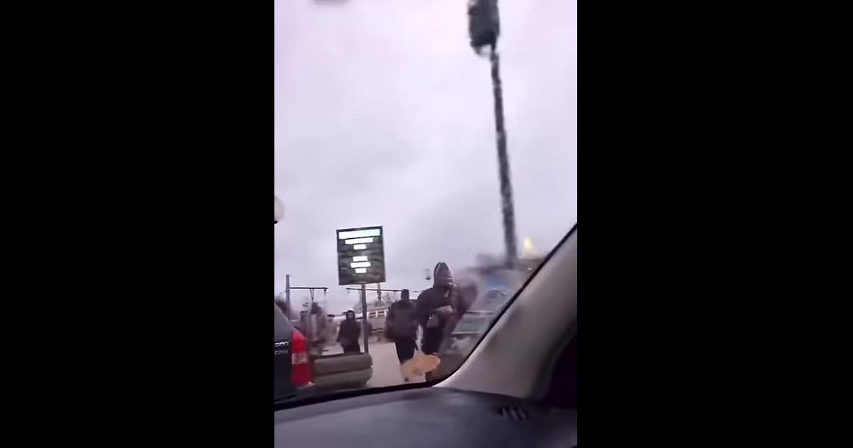 Ca va toi viens voir dégâts dégâts