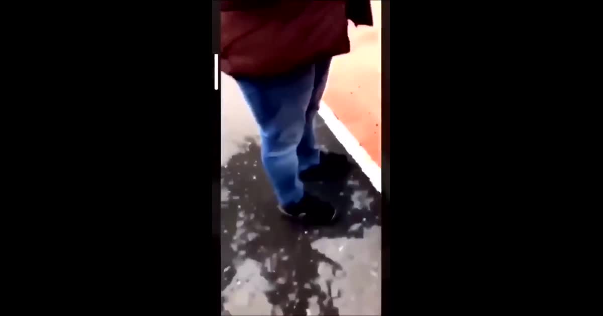 Je t'ai dis que j'avais un discord tu casses pas les couilles et tu vas chercher sur internet je peux avoir ton snap