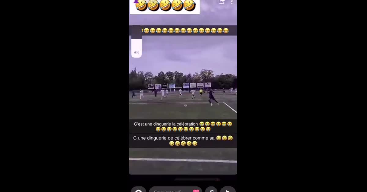 C'est quoi cette célébration il fixe la caméra football