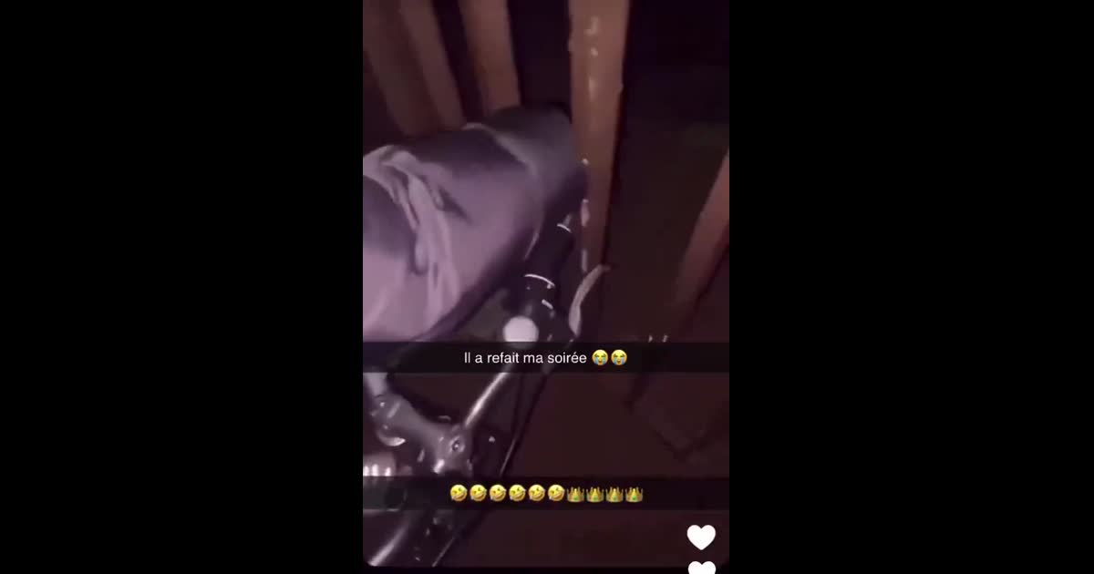 On lui a refait sa roue donc il roule en roue arrière ca
